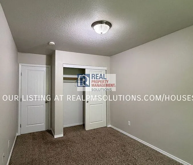 1851 SE Centurion Way — Photo 93