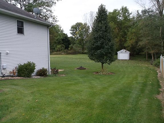 3rd image of 19424 Country Creek Ct