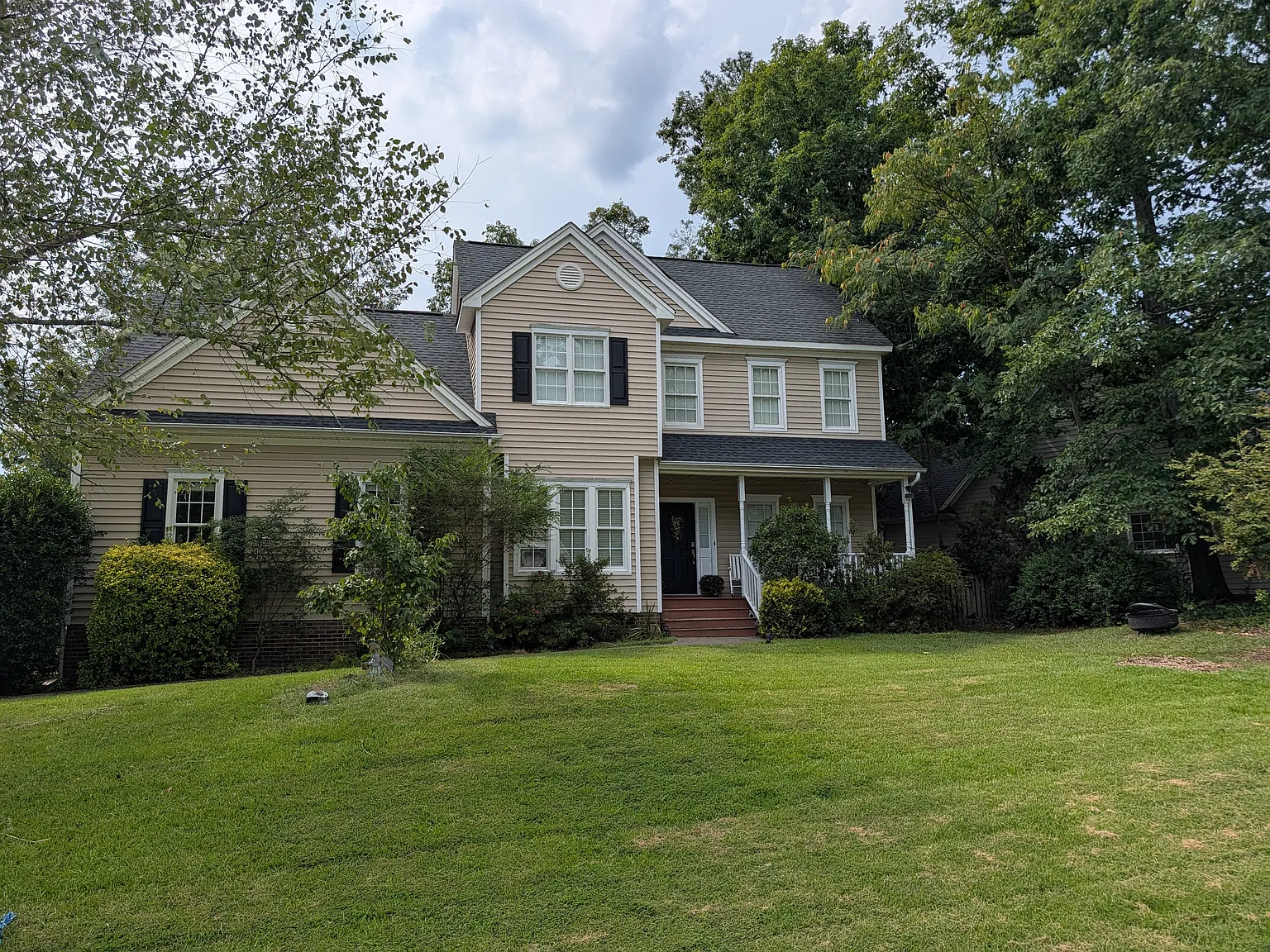 3 bed, 2068 sqft, $2,300 — Photo 1