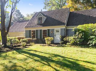30 Blandford Ln, Fairport, NY 14450