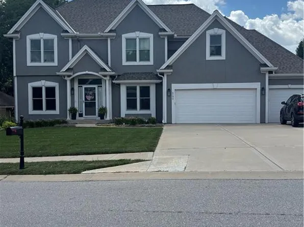 6190 N Nevada Ave, Parkville, MO 64152