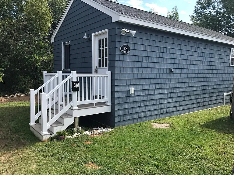 88 Carll Ave — Photo 2