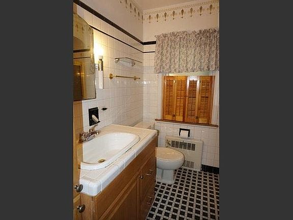 5th image of 6424 N Hoyne Ave #1