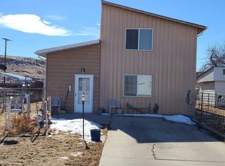 519 Washakie St, Thermopolis, WY 82443