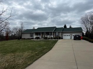 135 Quail Hollow Rd, Greenville, IL 62246