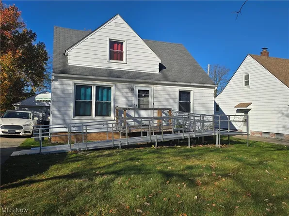 5732 E 141st St, Maple Heights, OH 44137