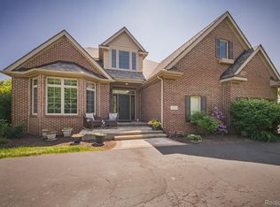 10105 Golfside Dr, Grand Blanc, MI