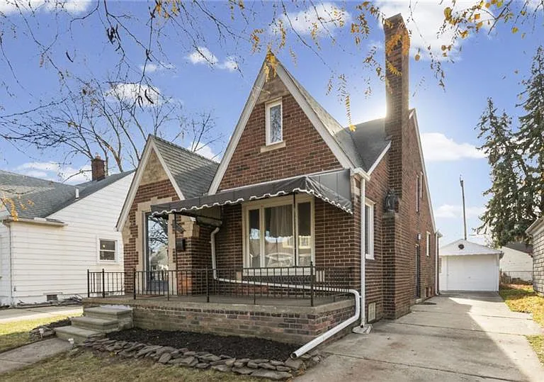 8060 Edward Ave — Photo 1