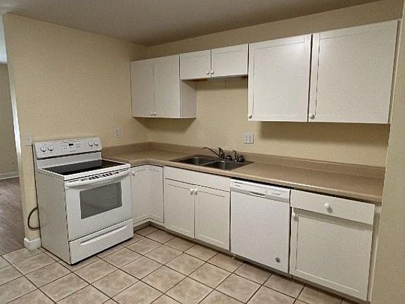 5th image of 3237 Pipers Glen Dr