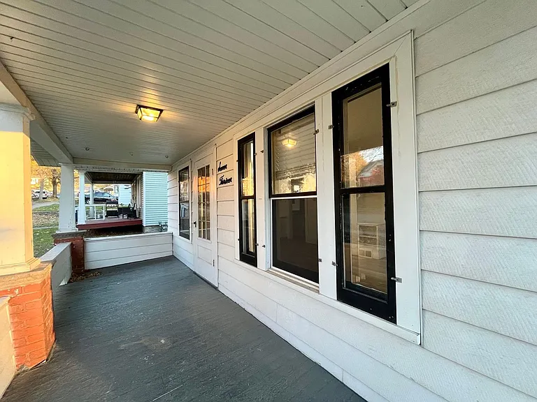 713 Augusta Ave — Photo 16