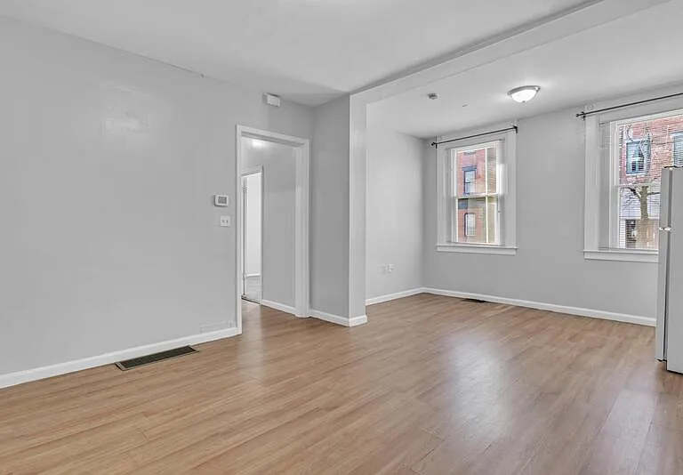 226 W Monument St #1R — Photo 5