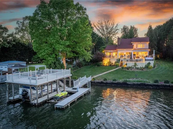 39 Lake Point Cir E, Taylorsville, NC 28681