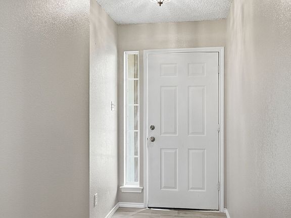 5th image of 1040 Hillwood Dr