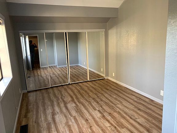 4th image of 498 Medanos Ct