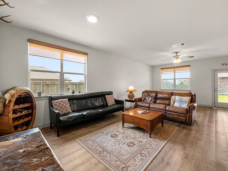 13900 McArthur Dr — Photo 8