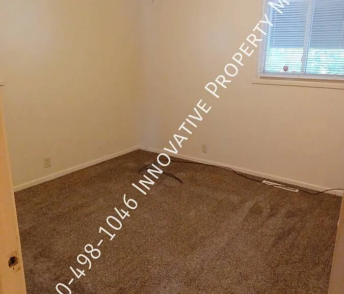 2829 Plainfield Ave — Photo 13