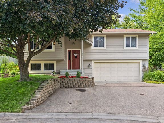 2nd image of 506 Laredo Ln