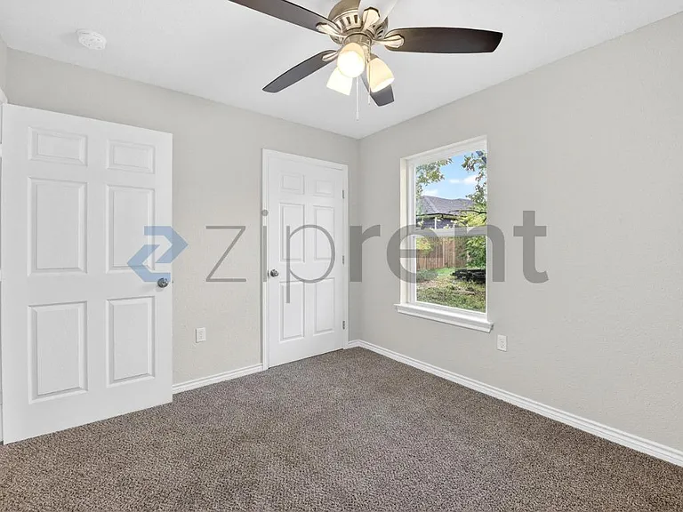 317 Jones St — Photo 12