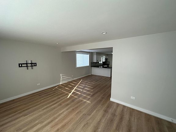 5th image of 8 James Dr APT 1