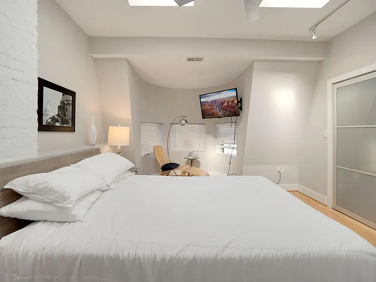1538 Swann St NW #2 — Photo 13