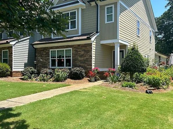 1511 Lincoln Dr, Bogart, GA 30622