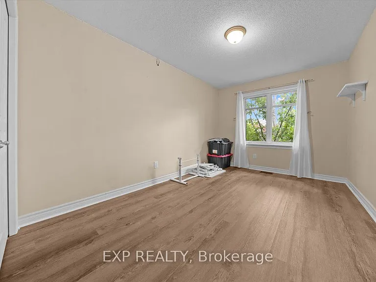 222 Badgeley Ave — Photo 14