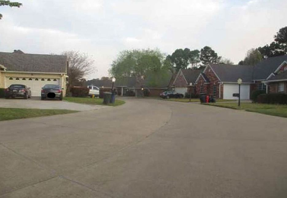 Exterior Neighborhood (street photo)