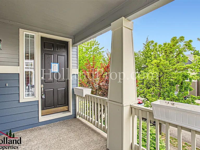 10823 SW Celeste Ln — Photo 2