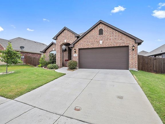 3rd image of 1112 Stampede Dr