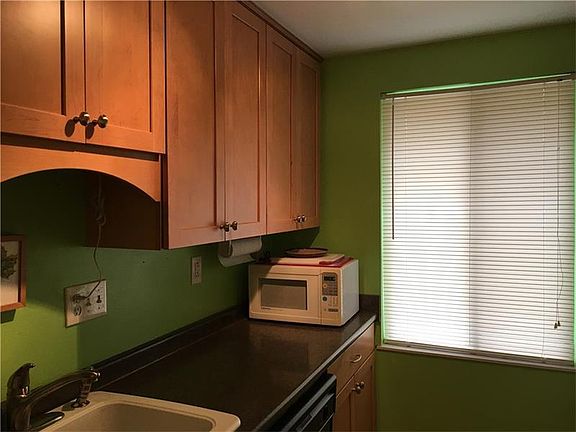 3rd image of 613 Arkwood Dr
