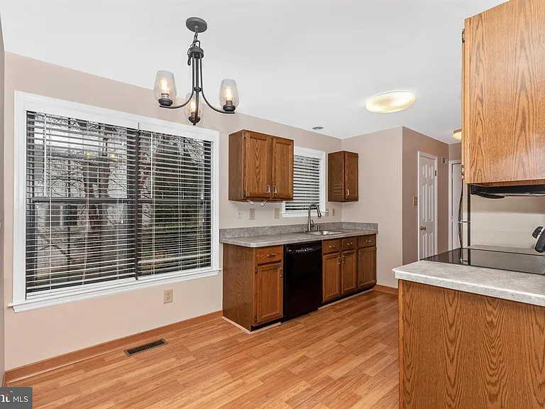 250 Yorkminster Rd #1301A — Photo 6