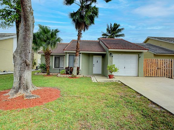 2nd image of 6336 Country Fair Cir