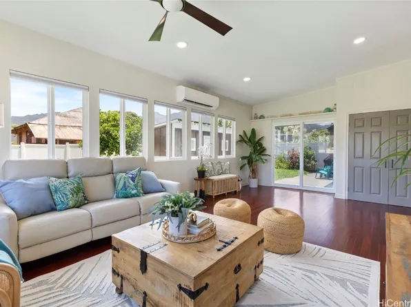 67-166 Kanoulu St, Waialua, HI 96791