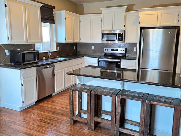 3rd image of 1605 Riddell Avenue NE