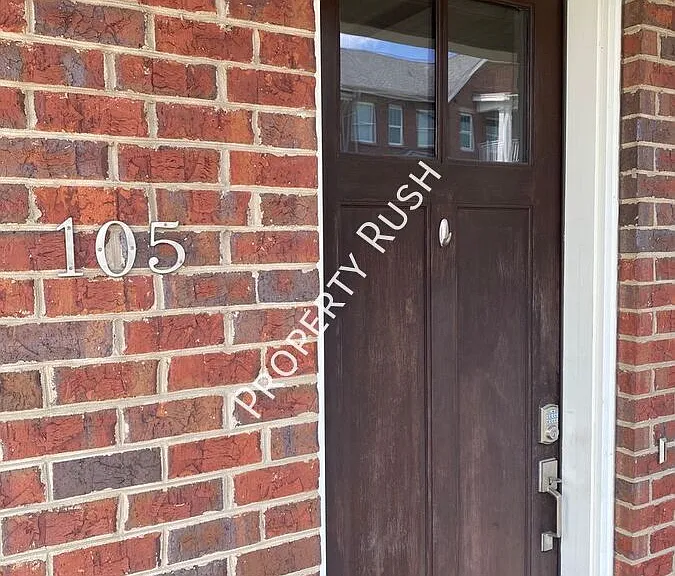 105 E 3rd St — Photo 5