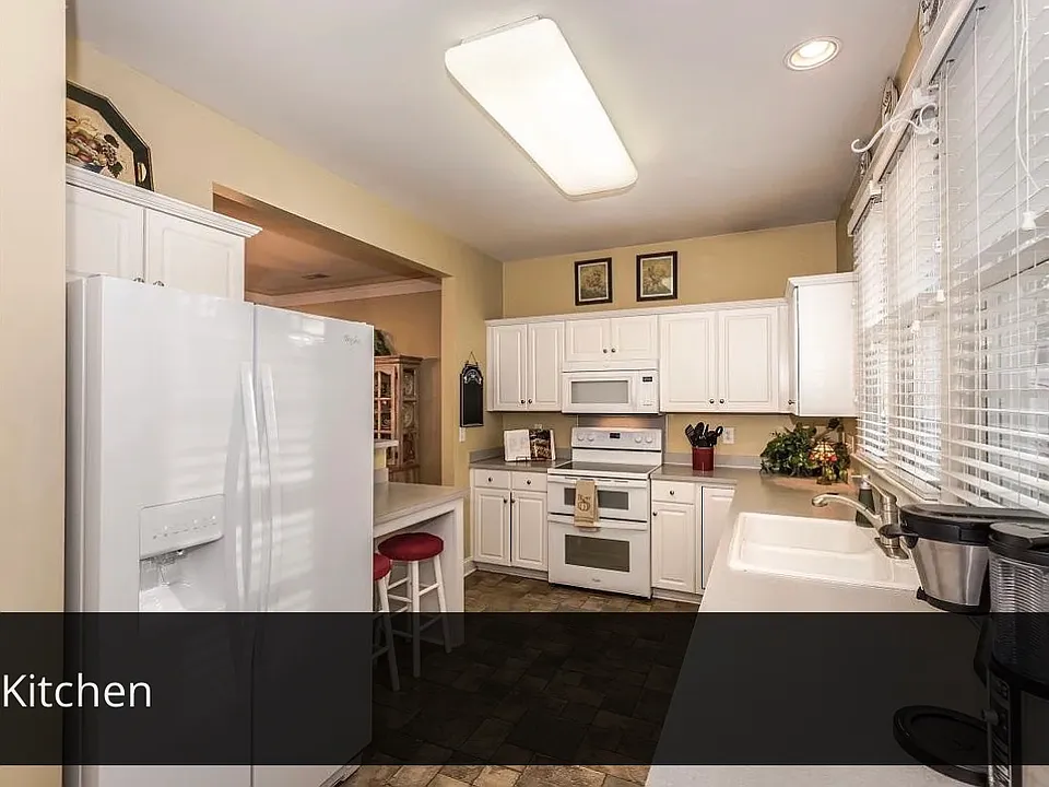 284 Elis Way