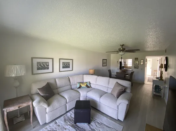 944 Capri Isles Blvd, Venice, FL