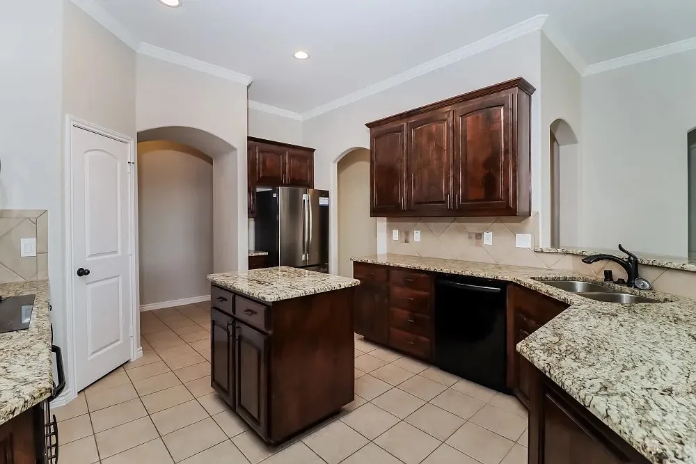 3 bed, 2166 sqft, $1,640 — Photo 4