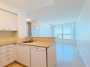 38 Lee Centre Dr #1702, Toronto, ON M1H 3J7