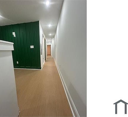 3rd image of 6124 Larchwood Ave #B