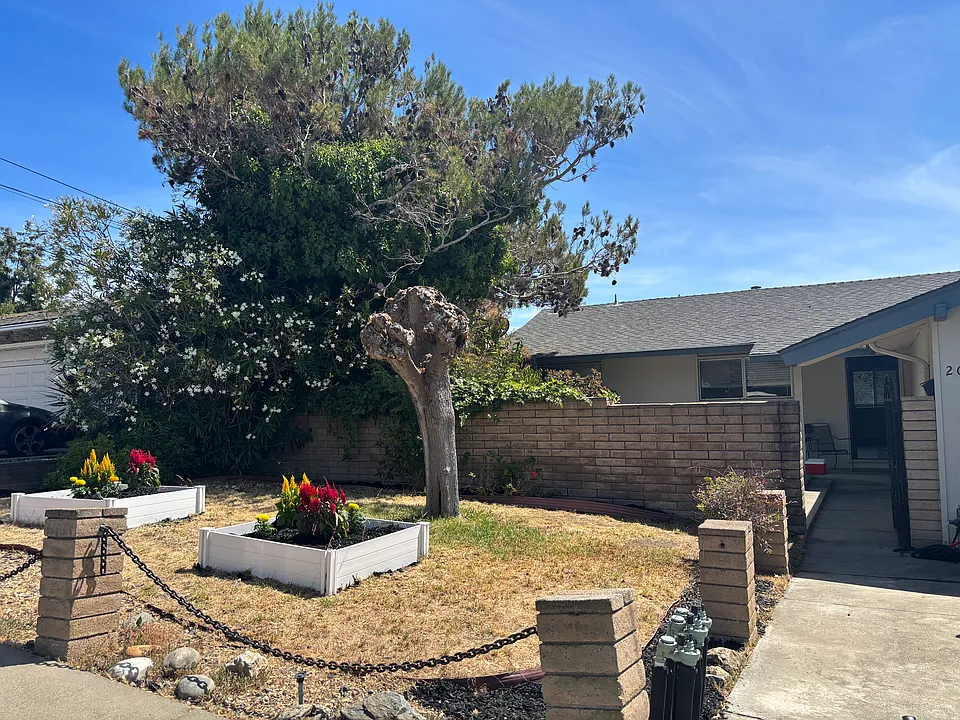 2027 Nina Ct