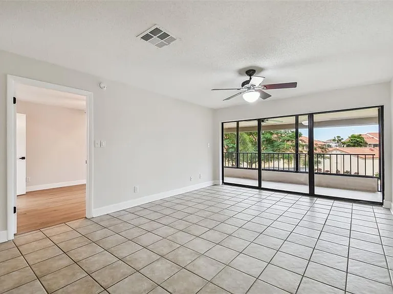 4800 Brittany Dr S #102 — Photo 22