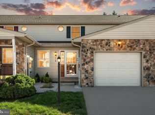 418 Springbrook Ct, Hanover, PA 17331