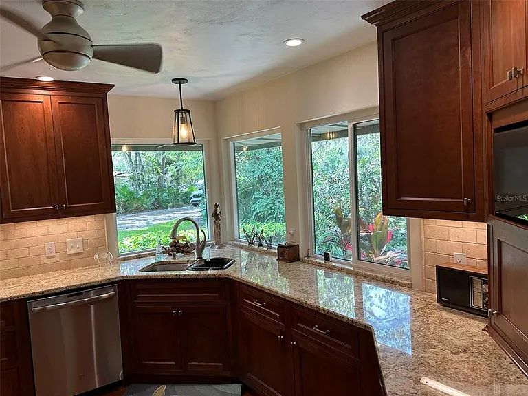 340 Troon Ct — Photo 8