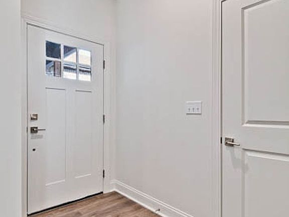 2nd image of 322 Turnberry Ct