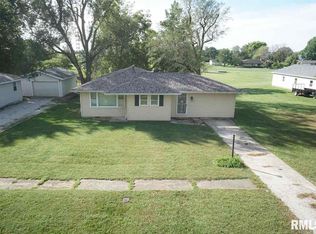 309 E Lincoln St, Edinburg, IL 62531