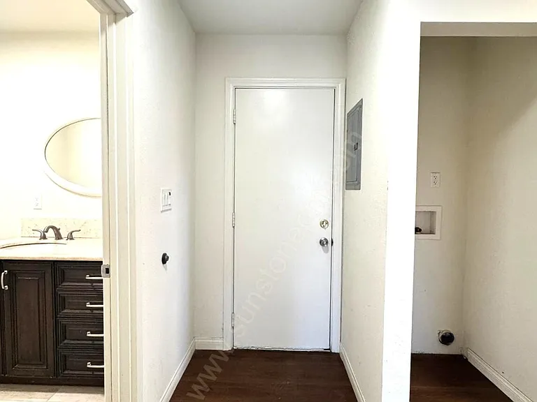704 W Foothill Blvd — Photo 14