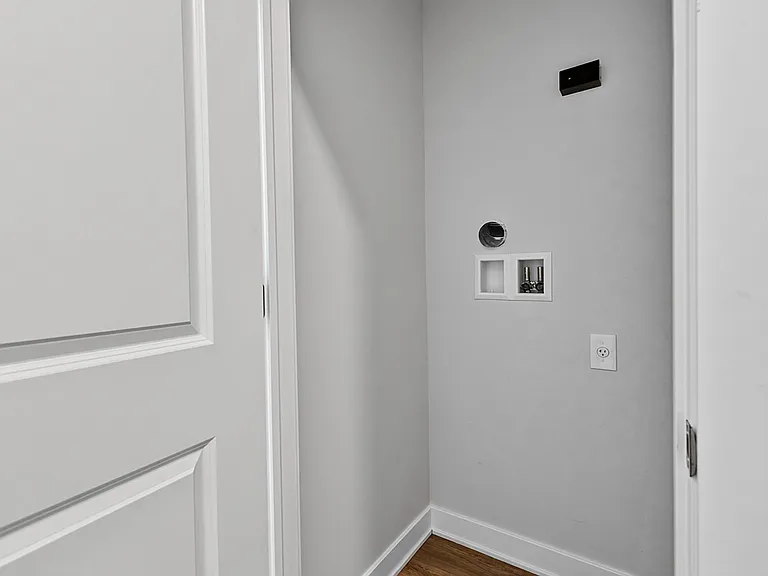 3947 Rookwood Ave #A — Photo 26