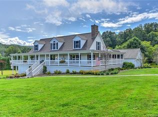 71 Bradford Farm Rd, Mills River, NC 28759