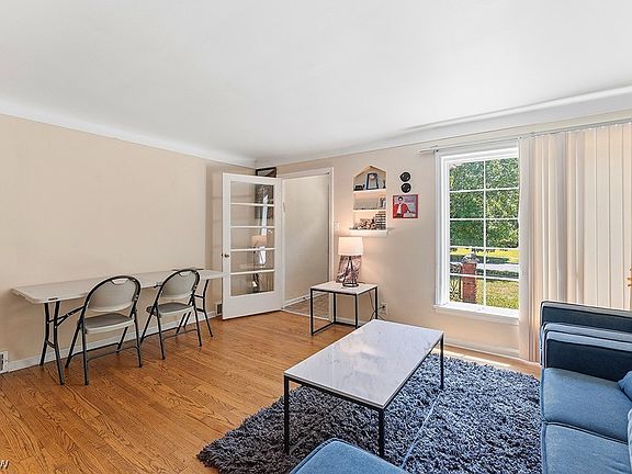 5th image of 3809 Bainbridge Rd